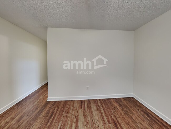 Building Photo - 4322 Wills Way