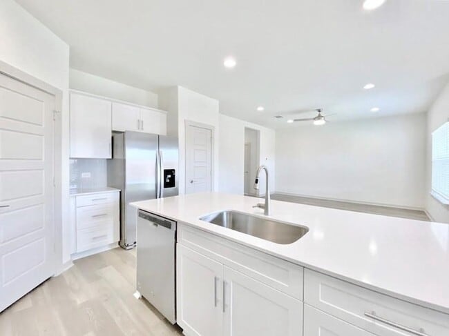 Building Photo - 1005 Winnsboro Lp