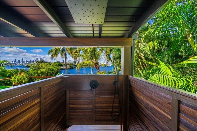 Building Photo - 244 W San Marino Dr