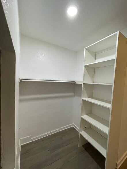 Building Photo - 1824 1/2 Arapahoe S