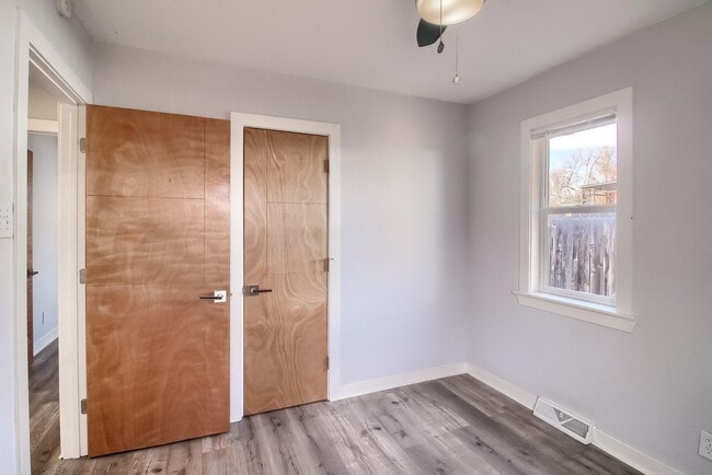 Building Photo - Modern Elegance in Denver: Recently Renovated 2BR/1BA Gem with Detached Garage and Fenced Yard!