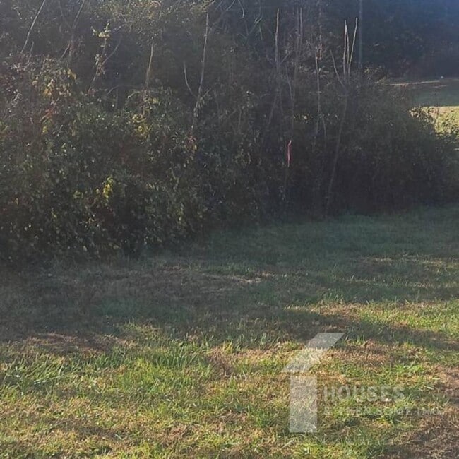 Building Photo - 1418 Anderson Ridge Rd