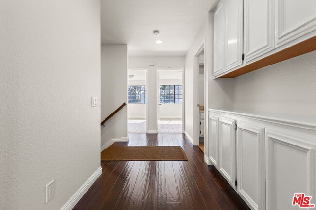 Building Photo - 6501 Bradley Pl