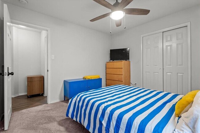 Building Photo - 1125 Vincent Pl