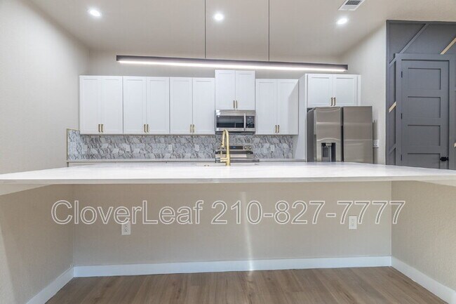 Building Photo - 414 Montana St