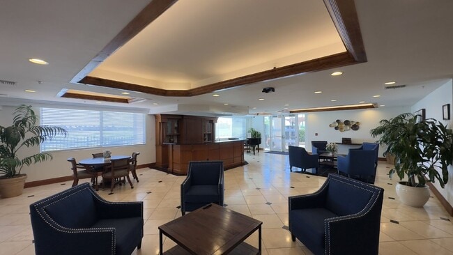Building Photo - 1801 N Flagler Dr
