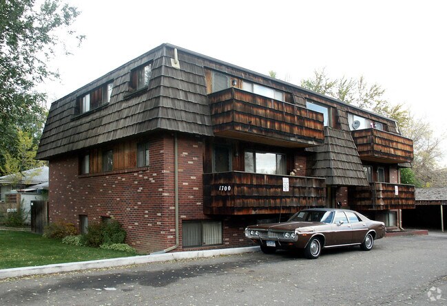 Primary Photo - 1700 9th Ave