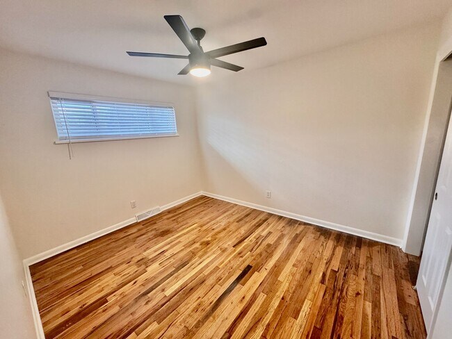 Building Photo - 417 S Owens St