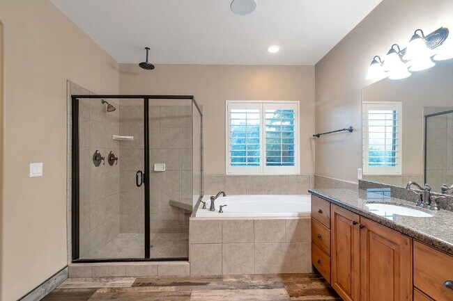 Building Photo - Suncrest — Stunning 4 Bed, 4 Bath Home - SPACIOUS LIVING