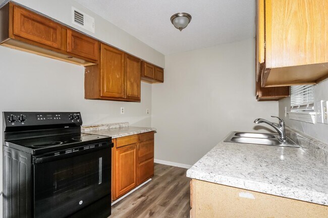 Building Photo - 5120 Breckenwood Dr