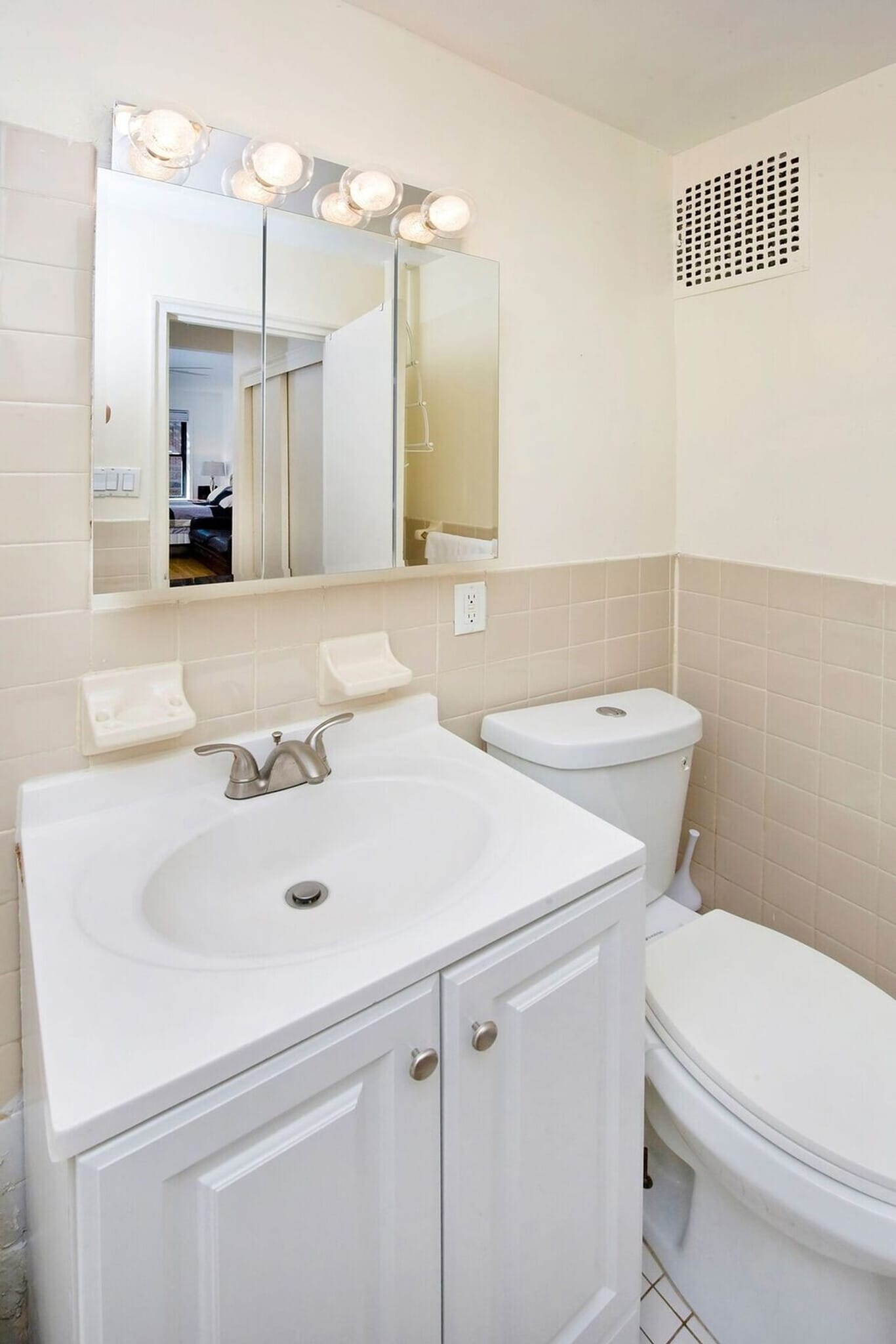 Building Photo - 318 E 80th St