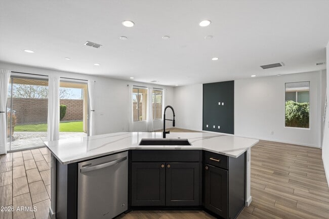 Building Photo - 3139 E Tina Dr