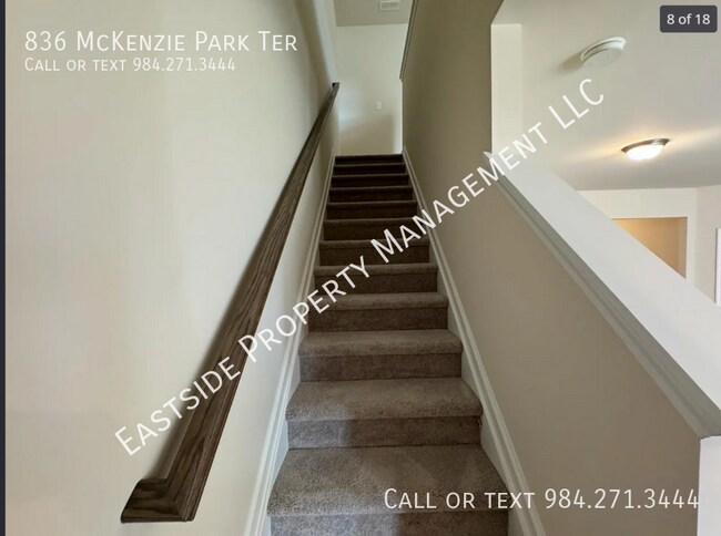 Building Photo - 836 McKenzie Pk Ter