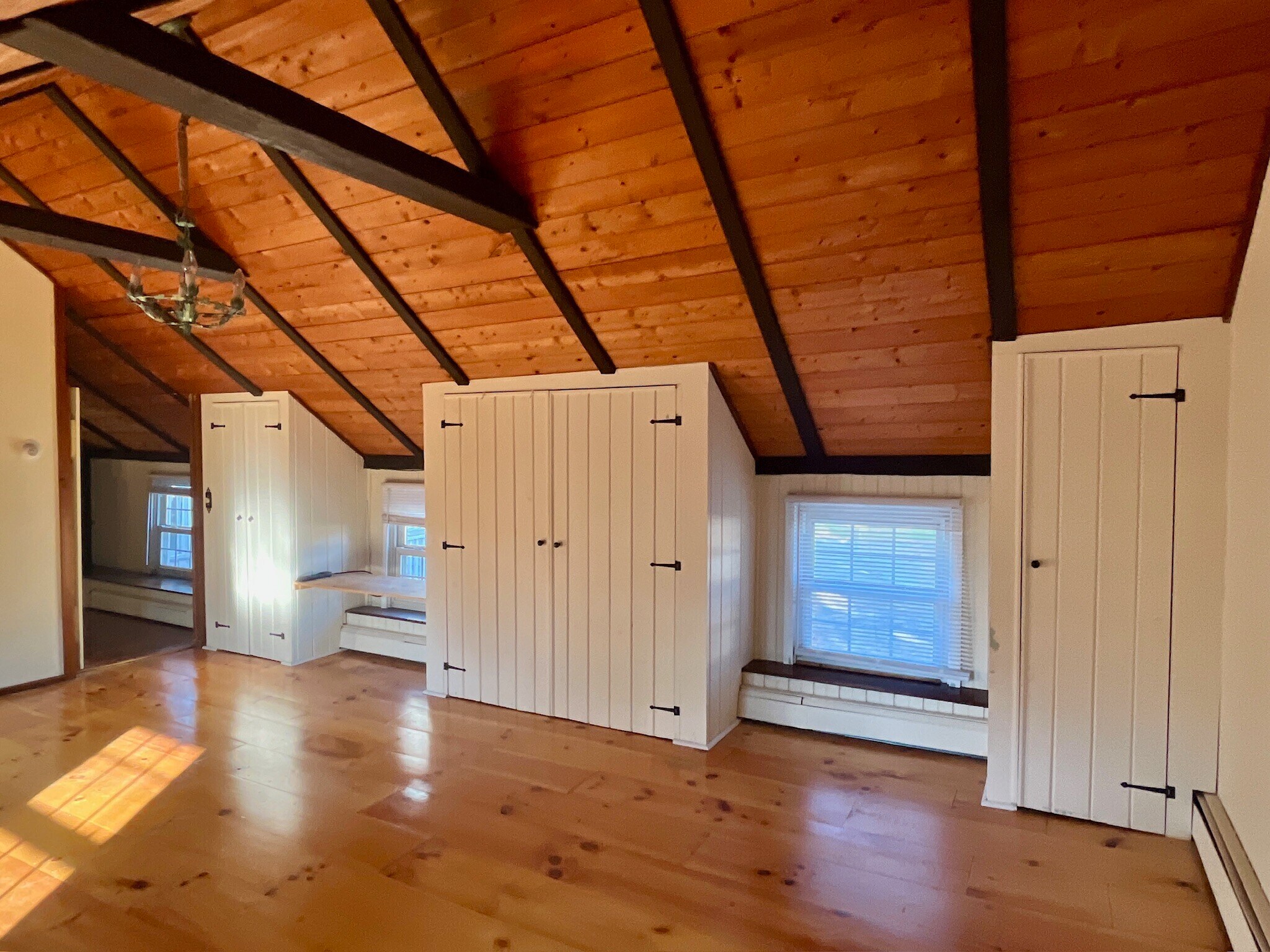 Building Photo - 289 White Bridge Rd