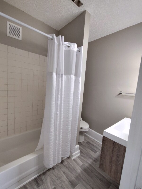 Building Photo - 424 W Main St