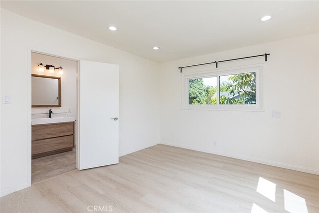 Building Photo - 3511 Paraiso Way