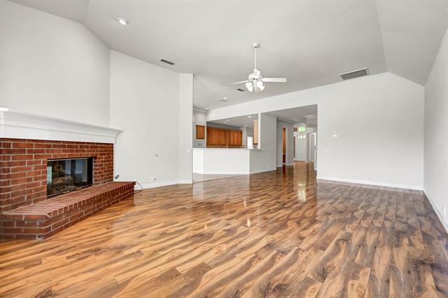 Building Photo - 306 Canyon Lake Dr