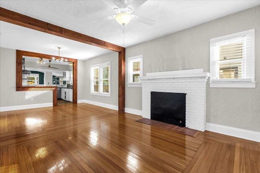 Building Photo - 1633 E Concord St