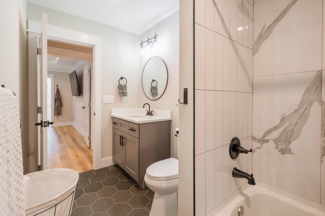 Building Photo - 104 Elohi Ln