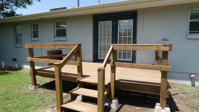 Building Photo - 2205 NW 46th St