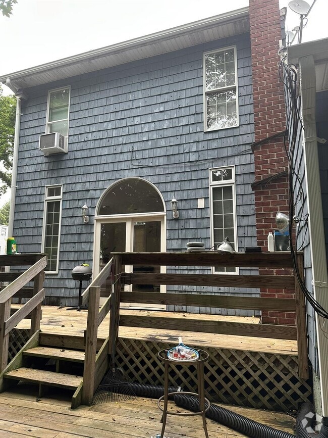 Building Photo - 73 Railroad St