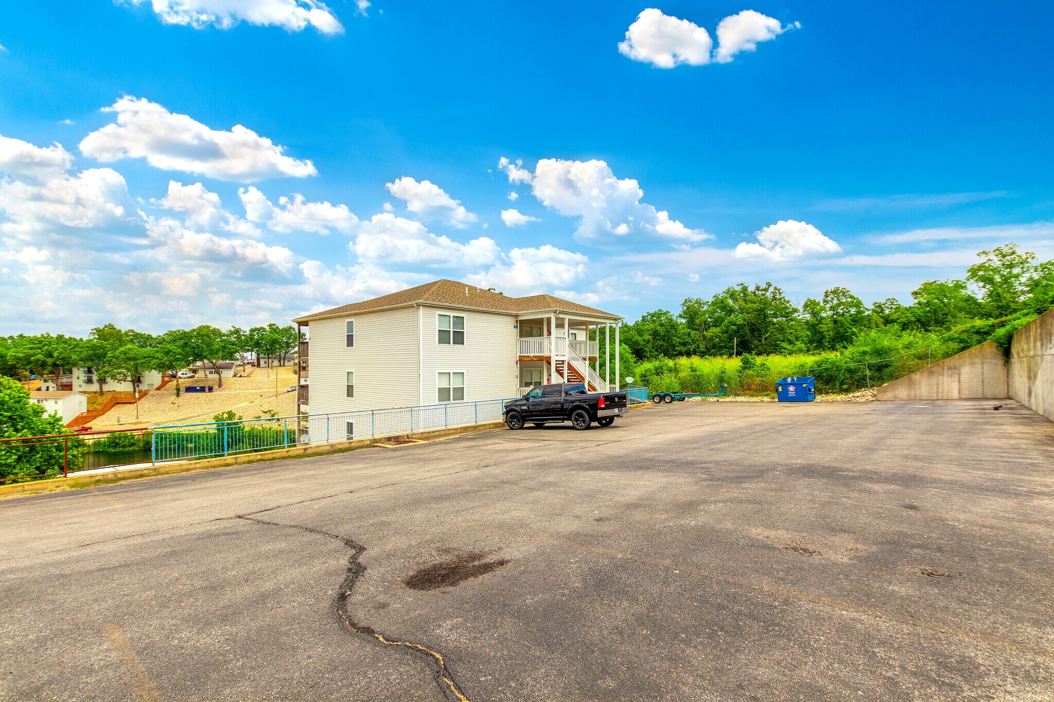 Building Photo - 1091 Redbud Rd