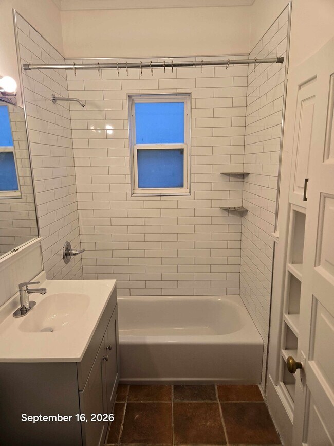 Building Photo - 547 S 300 E
