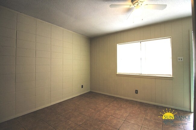 Building Photo - Efficient 2 Bedroom Duplex in Fort Walton Beach