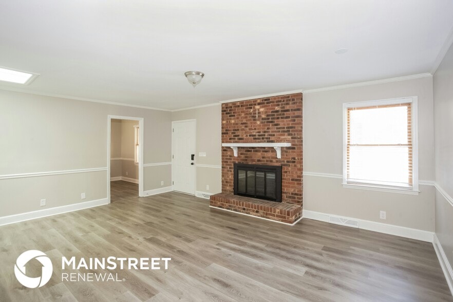 Building Photo - 2118 Deepwood Pl