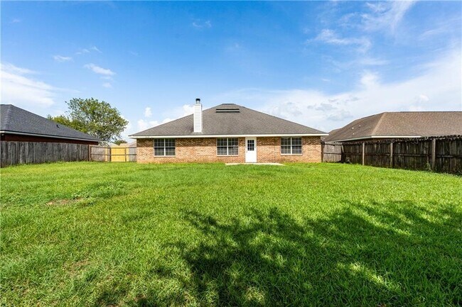 Building Photo - 2940 Jersey Dr W