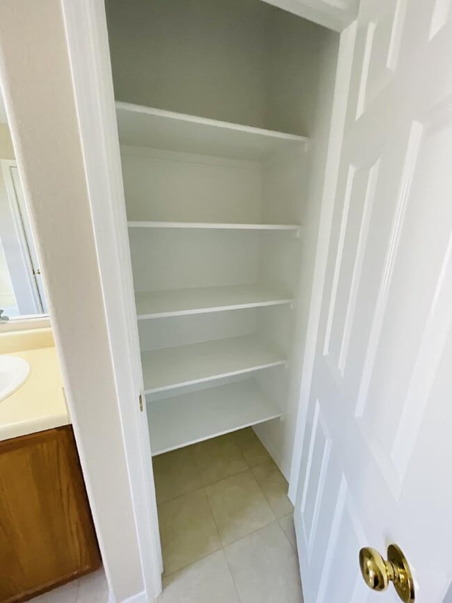 Building Photo - 45811 W Amsterdam Rd