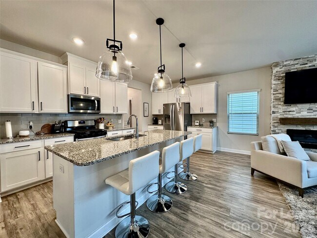 Building Photo - 6212 Hailstone Rd