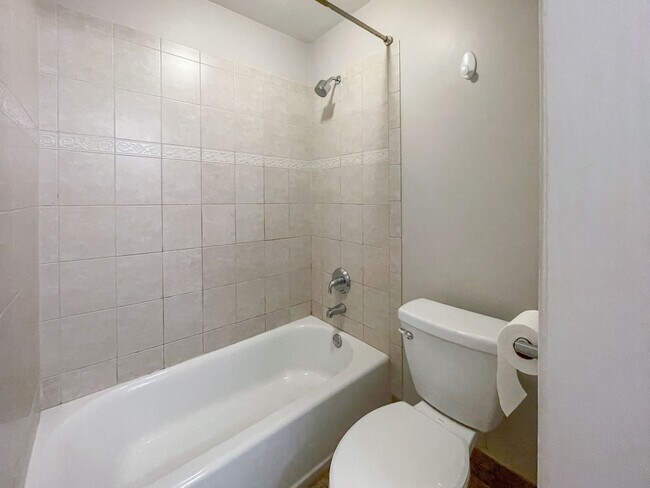 Building Photo - Charming 2 beds 1 bath Condo in Atlanta!