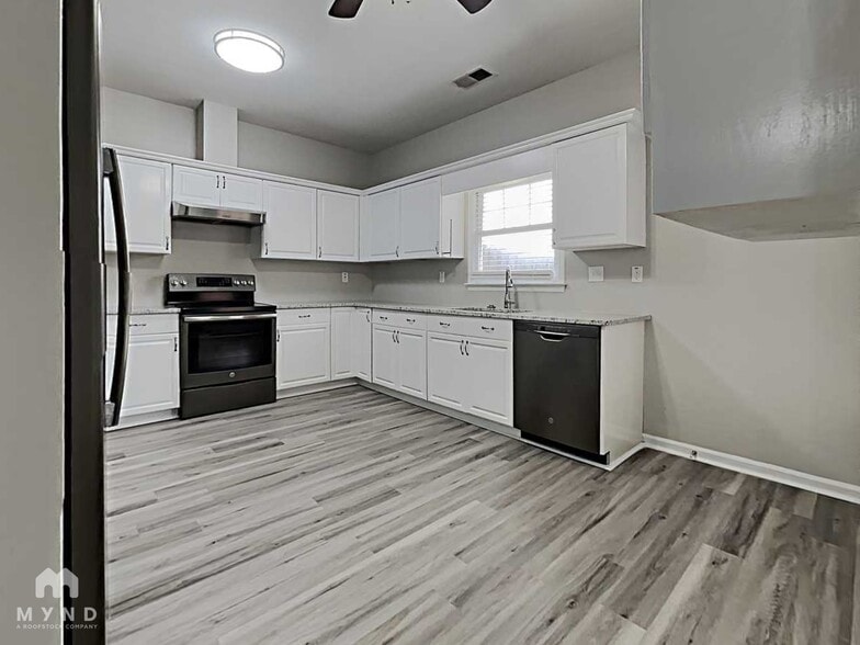 Building Photo - 804 Rockhurst Ln