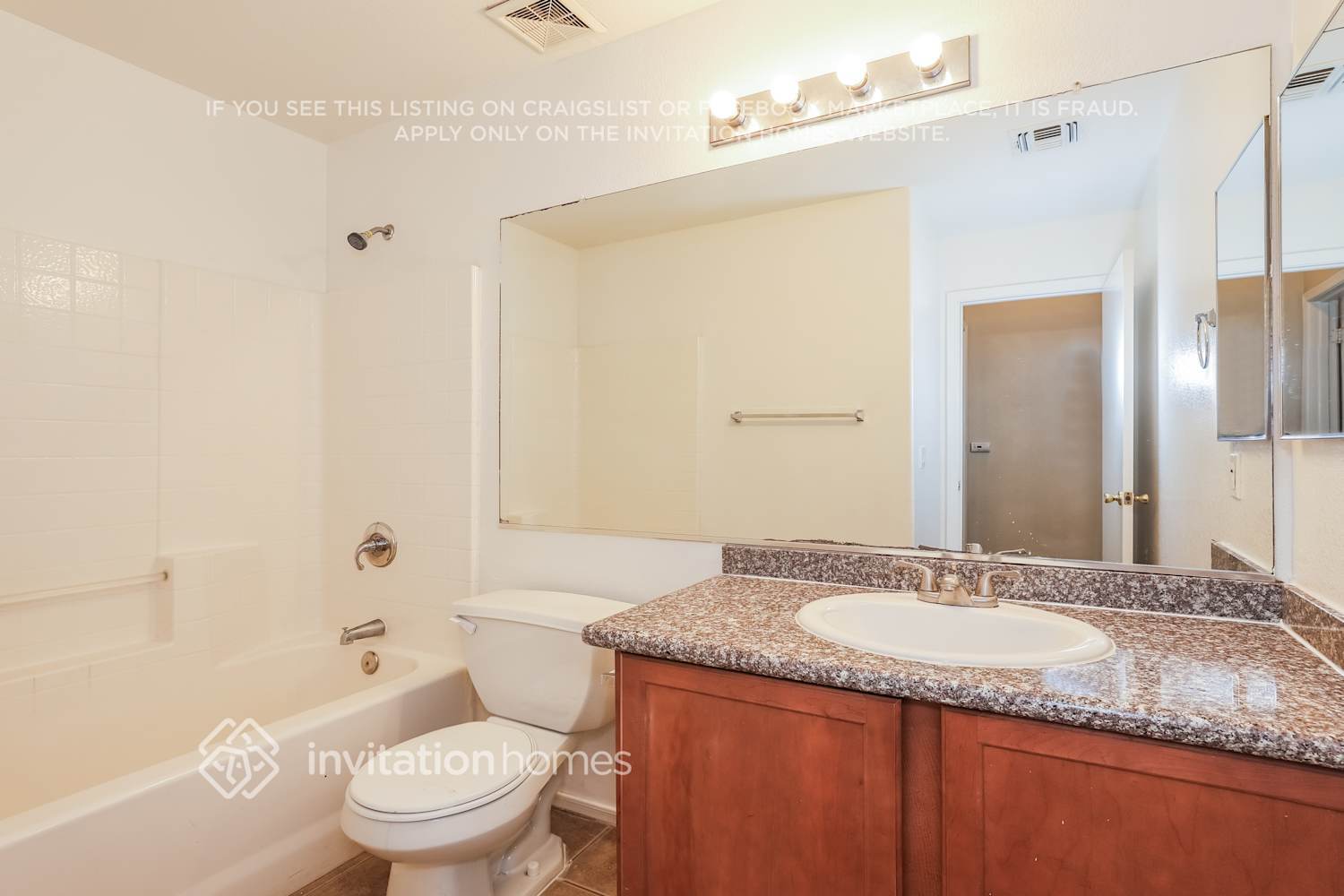 Building Photo - 5409 S 7th Dr