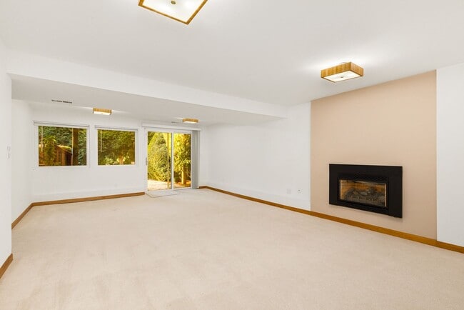 Building Photo - 14841 Densmore Ave N
