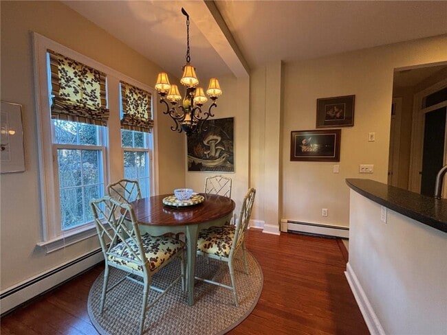 Building Photo - 8 Cottage St