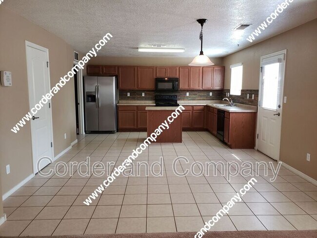 Building Photo - 1310 Aspen Meadows Dr NE