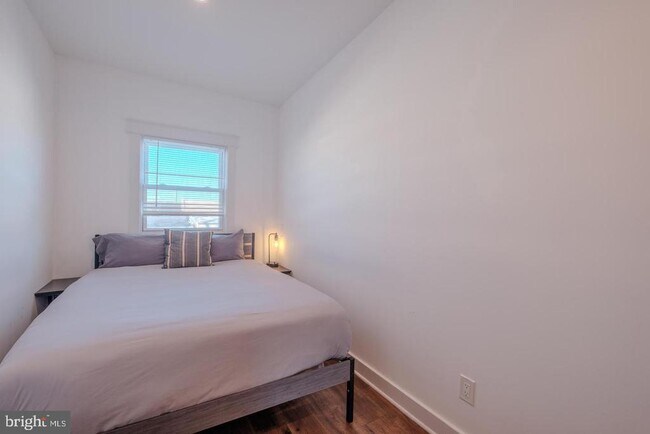 Building Photo - 413 Delafield Pl NW