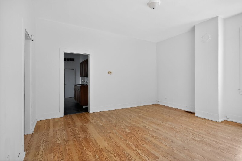 Building Photo - 313 N Washington St