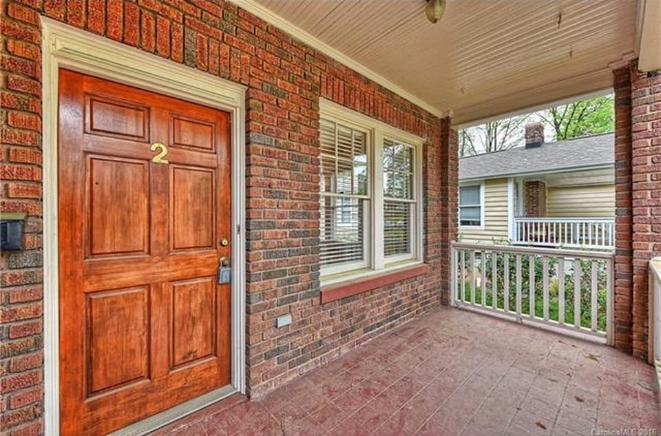 Front Porch - 322 Walnut Ave