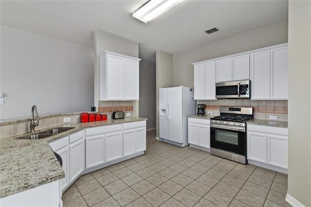 Building Photo - 2825 Dawn Spring Dr