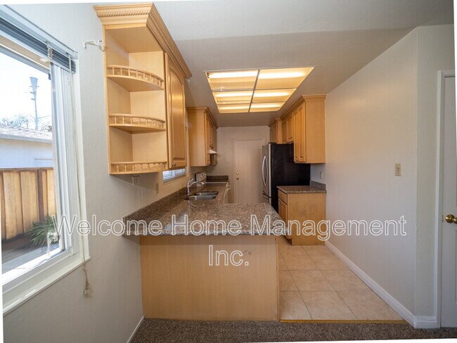 Building Photo - 4151 Francisco St