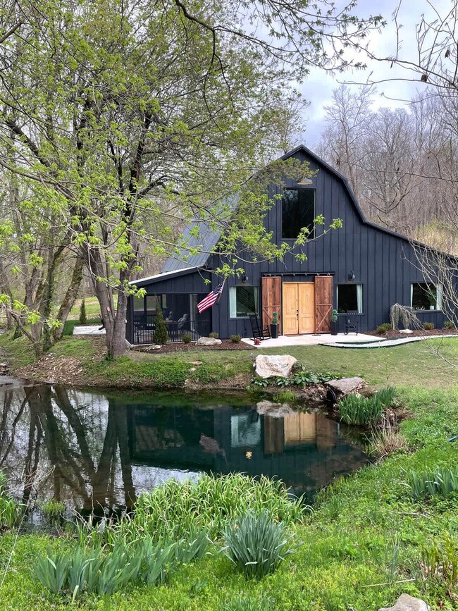 Building Photo - 8442 E McNelly Rd