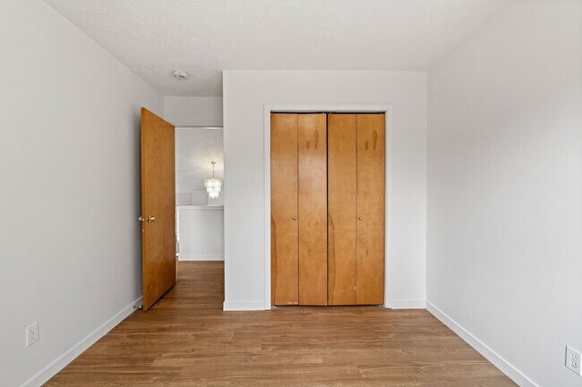 Building Photo - 3408 E 48th Ct