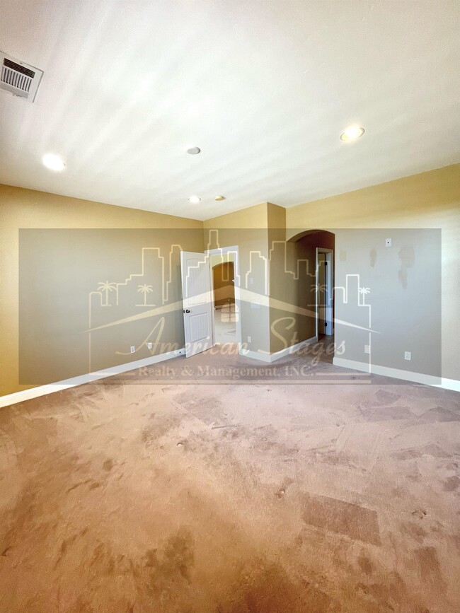 Building Photo - 3706 Jupiter Ave