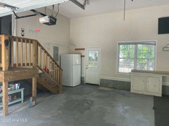 Building Photo - 151 Bayshore Dr