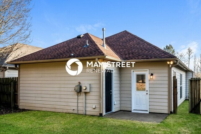Building Photo - 3 Bedroom Pet-Friendly Home in PELL CITY, AL with Main Street Renewal