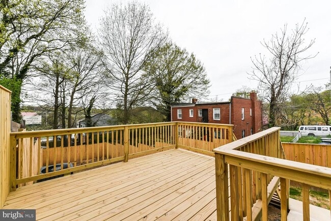 Building Photo - 707 Congress St SE