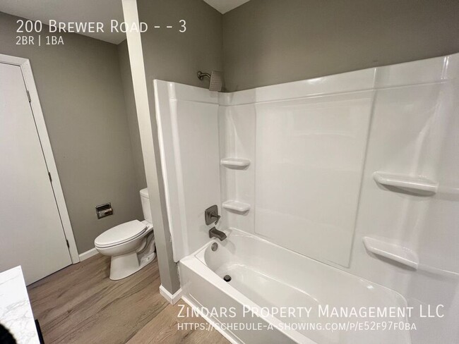 Building Photo - Remodeled 2 Bed 1 Bath Apartment in Danvil...